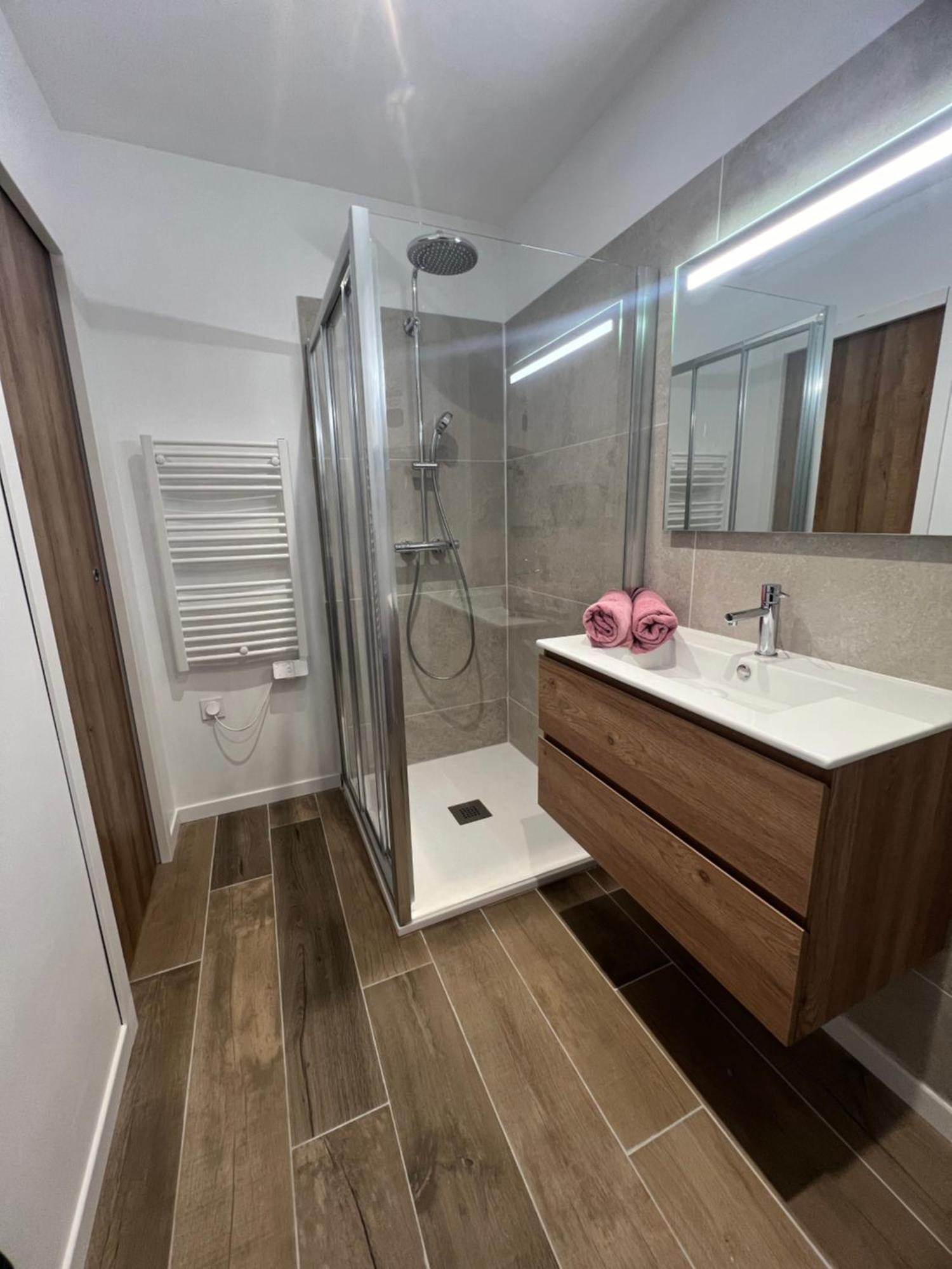 Maison T2 Avec Jaccuzi Wifi Parking Saint-Cyr-sur-Mer Kültér fotó